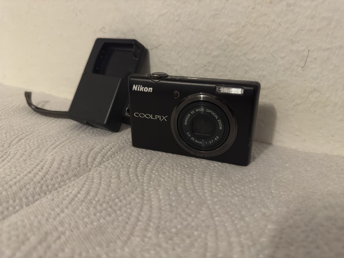 Nikon Fotocamera: Nikon Coolpix S570 Digital Kamera – Usato da Zürich venduto da beli_30