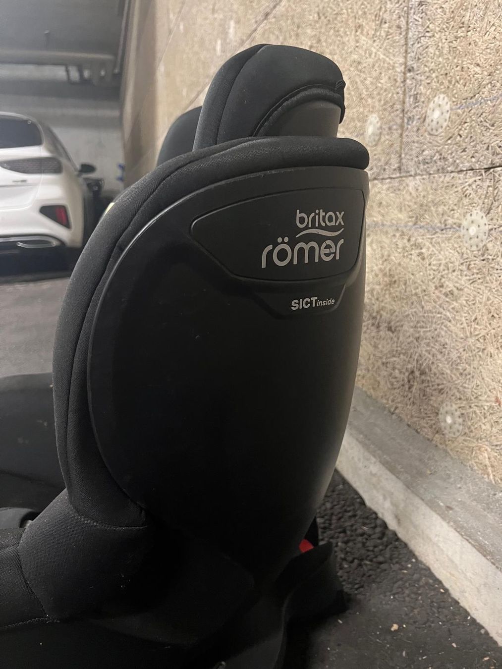 Seggiolini per auto: Kinderautositz britax Römer SWINGFIX MI-SIZE – Usato da Root venduto da Aravy 2