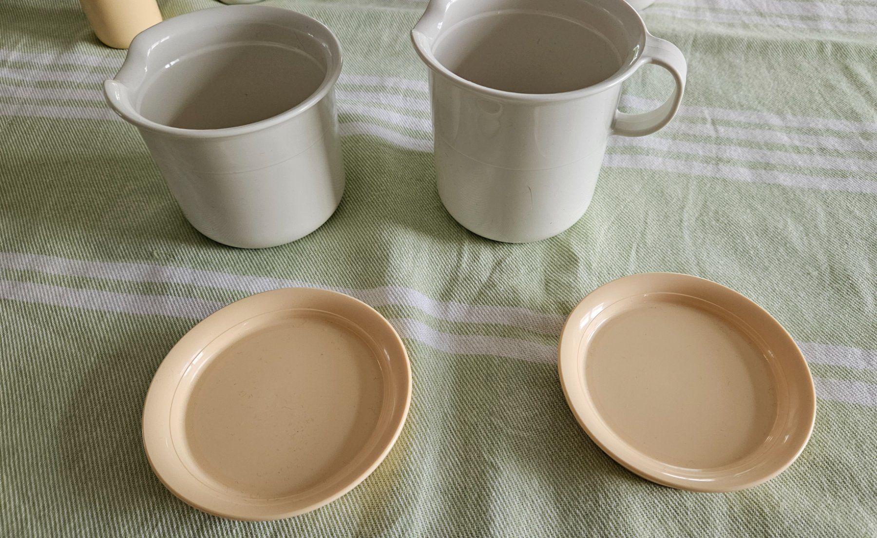 Tupperware Contenitori & Simili: Lot Tupperware service de table – Nuovo (secondo la descrizione) da Peyres-Possens venduto da vevette65 1