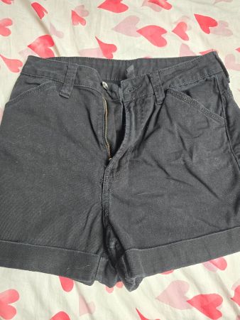 Schwarze Stoffshorts, kurze Hose, ideal für den Sommer!36