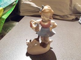 Mädchen mit Katze, handgeformt