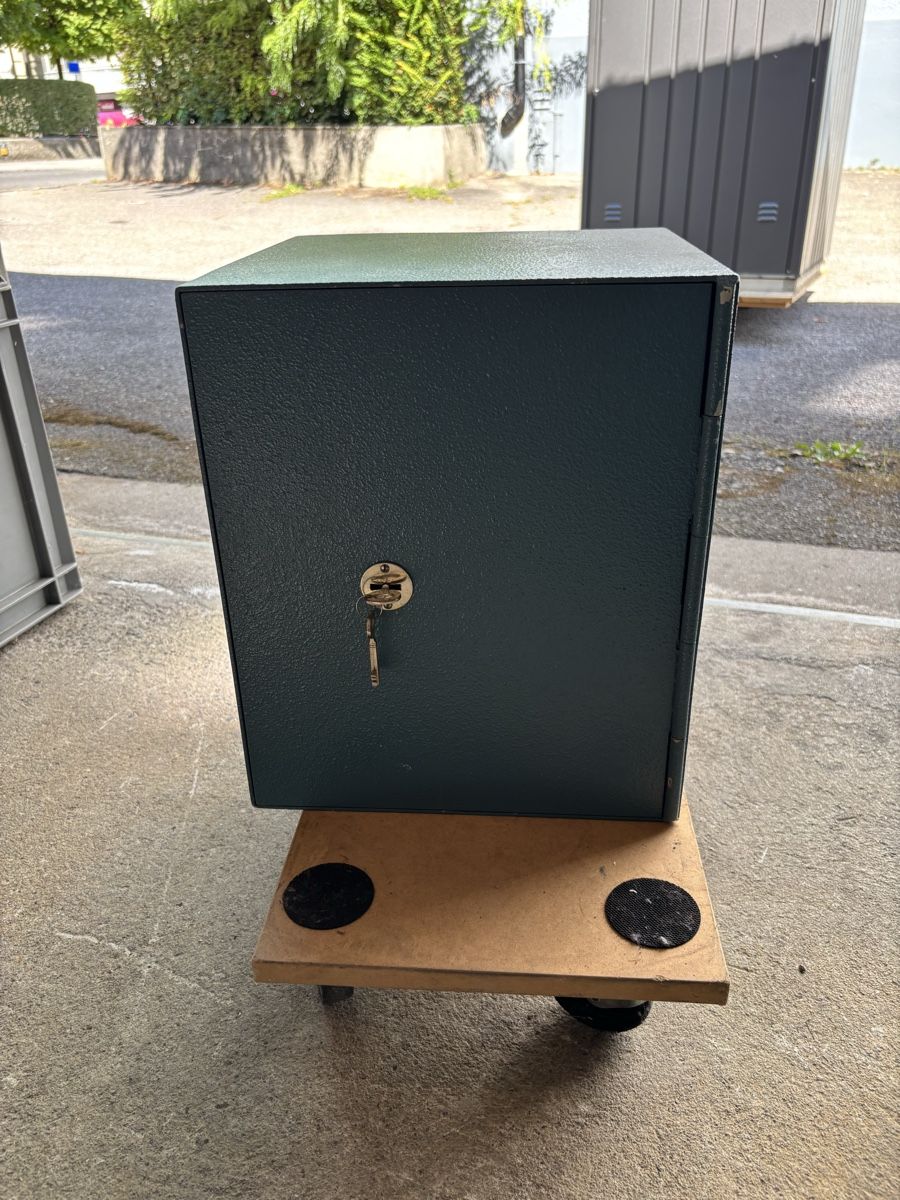 Casseforti: Tresor mit 2 Schlüssel . Ca 30 kg – Usato da Bern venduto da Permuda01 1