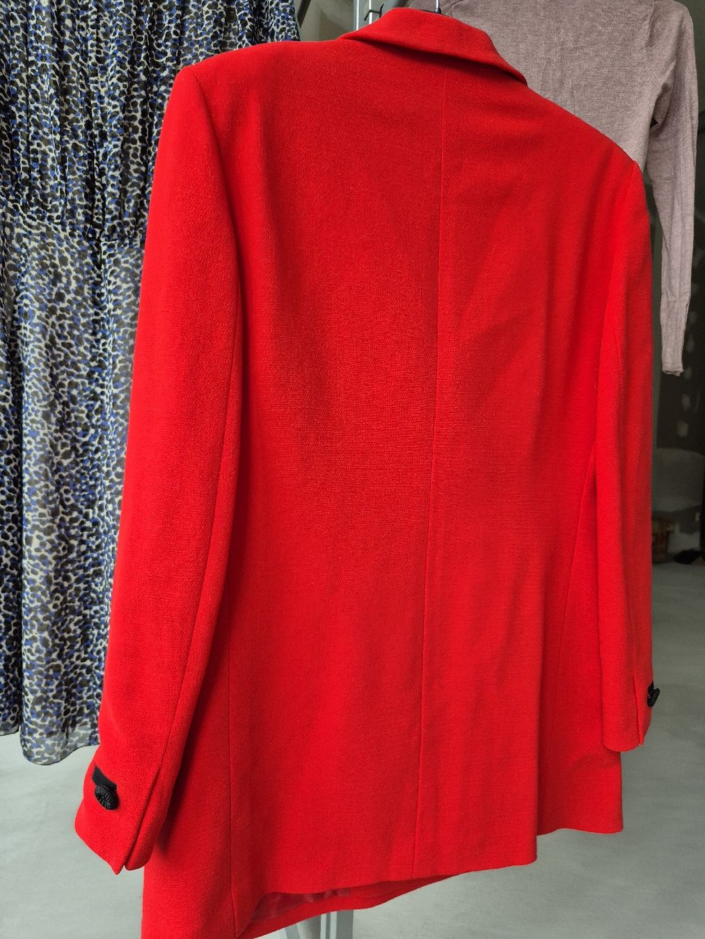 Giacche: Givenchy: Veste rouge taille 50 super état – Nuovo (secondo la descrizione) da St-Pierre-Clages venduto da _RV 4