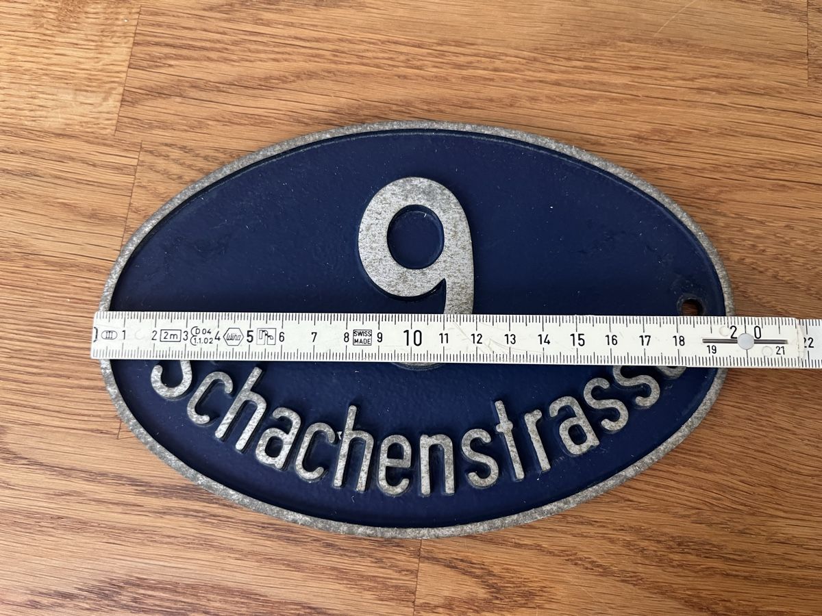 Insegne: Hausnummer 9 Schachenstrasse Schild oval blau – Usato da Sursee venduto da abcdxyz 1