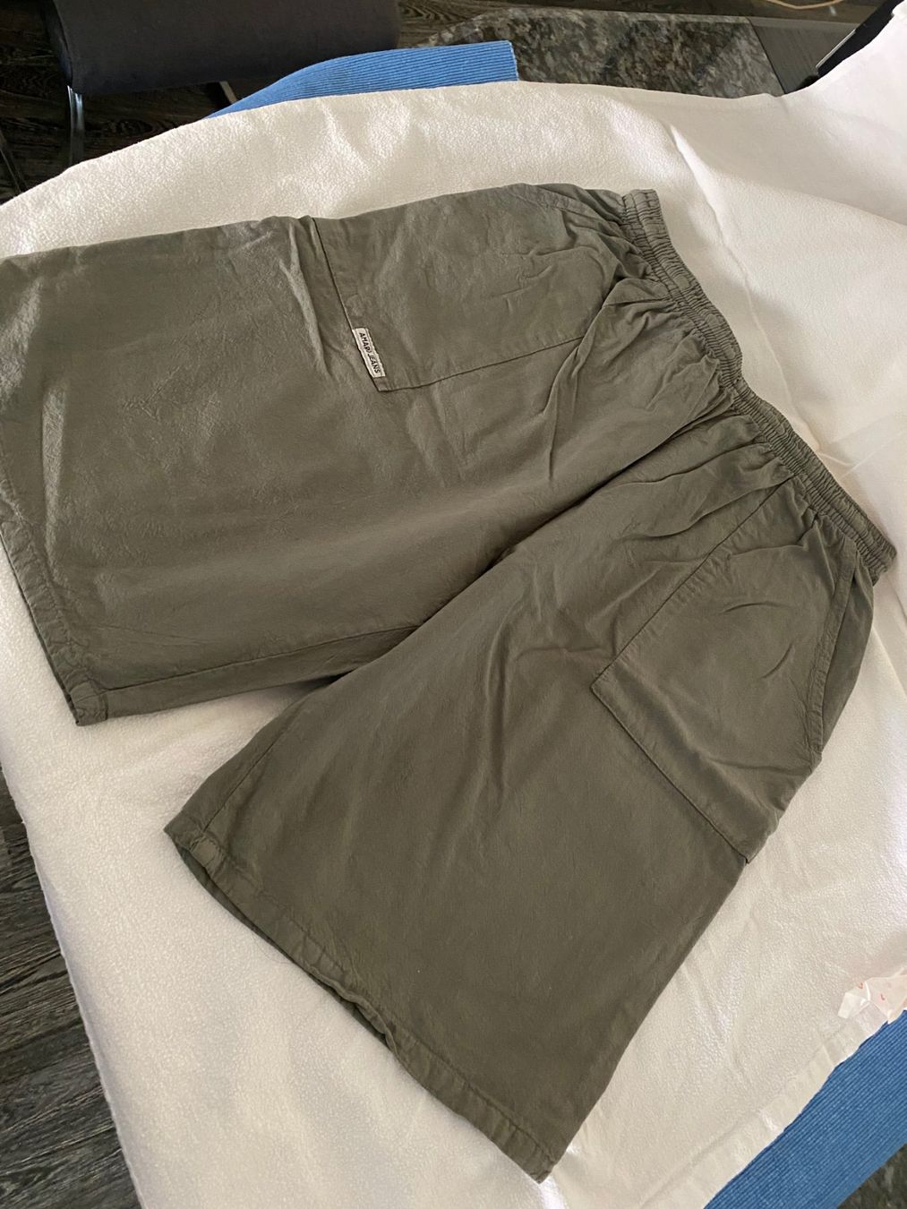 Pantaloni: Damen-Short Grösse L – Usato da Allenwinden venduto da Obalu
