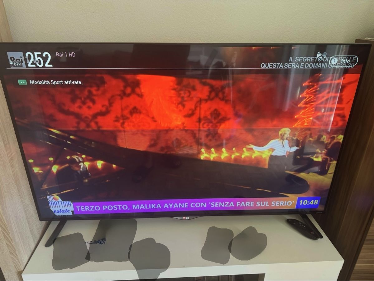LG Televisori: LG 55” Defekt – Difettoso da Schmerikon venduto da Pakio