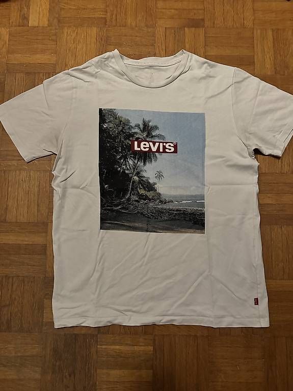 T-shirt: T-shirt Levi's – Usato da Morges venduto da bir_9rsr 1
