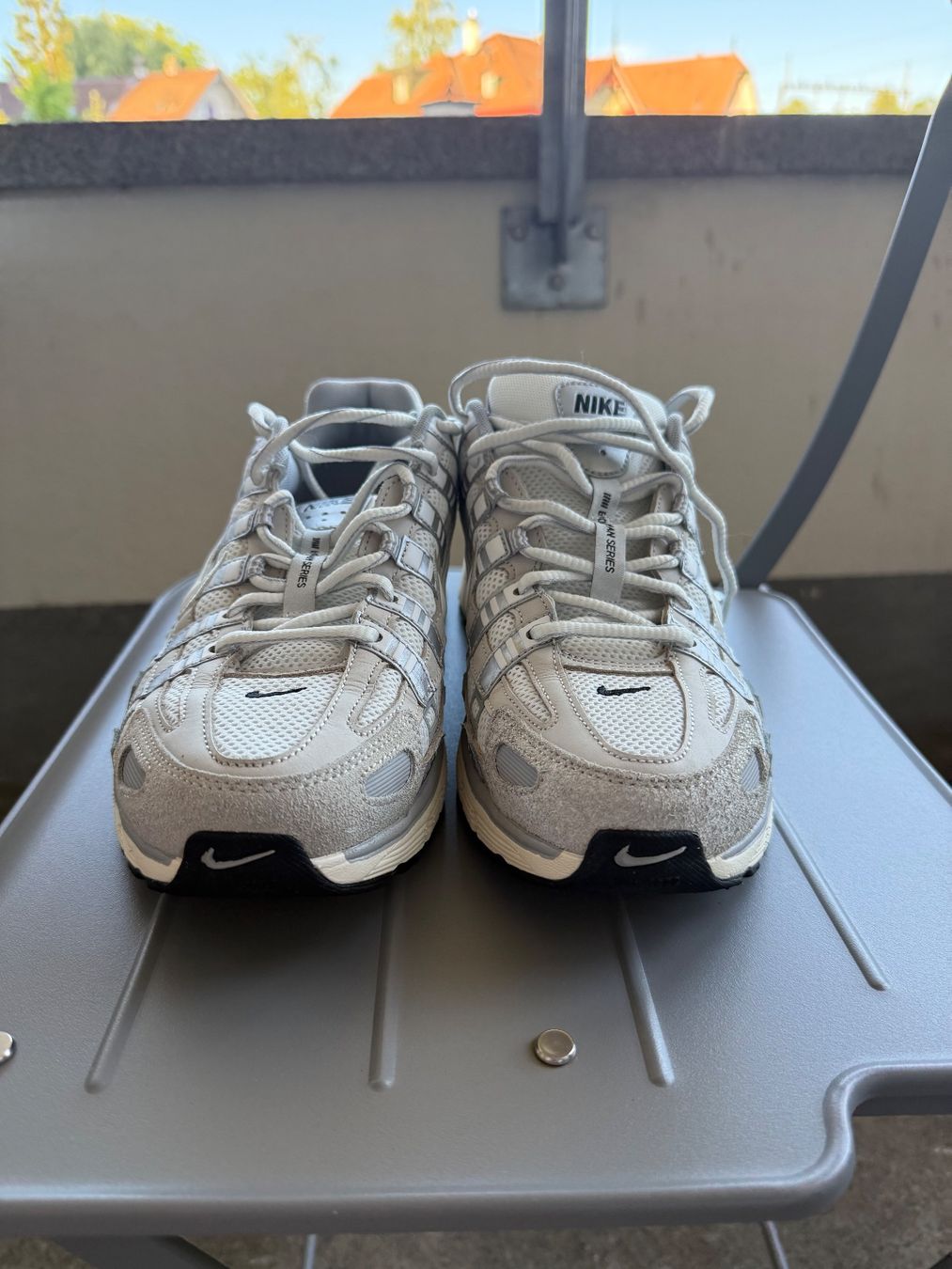 Nike Scarpe da uomo: Nike P-6000 US 9.5 / EU 43 weiss / silber / grau – Nuovo (secondo la descrizione) da Bern venduto da samuelmeier94 3