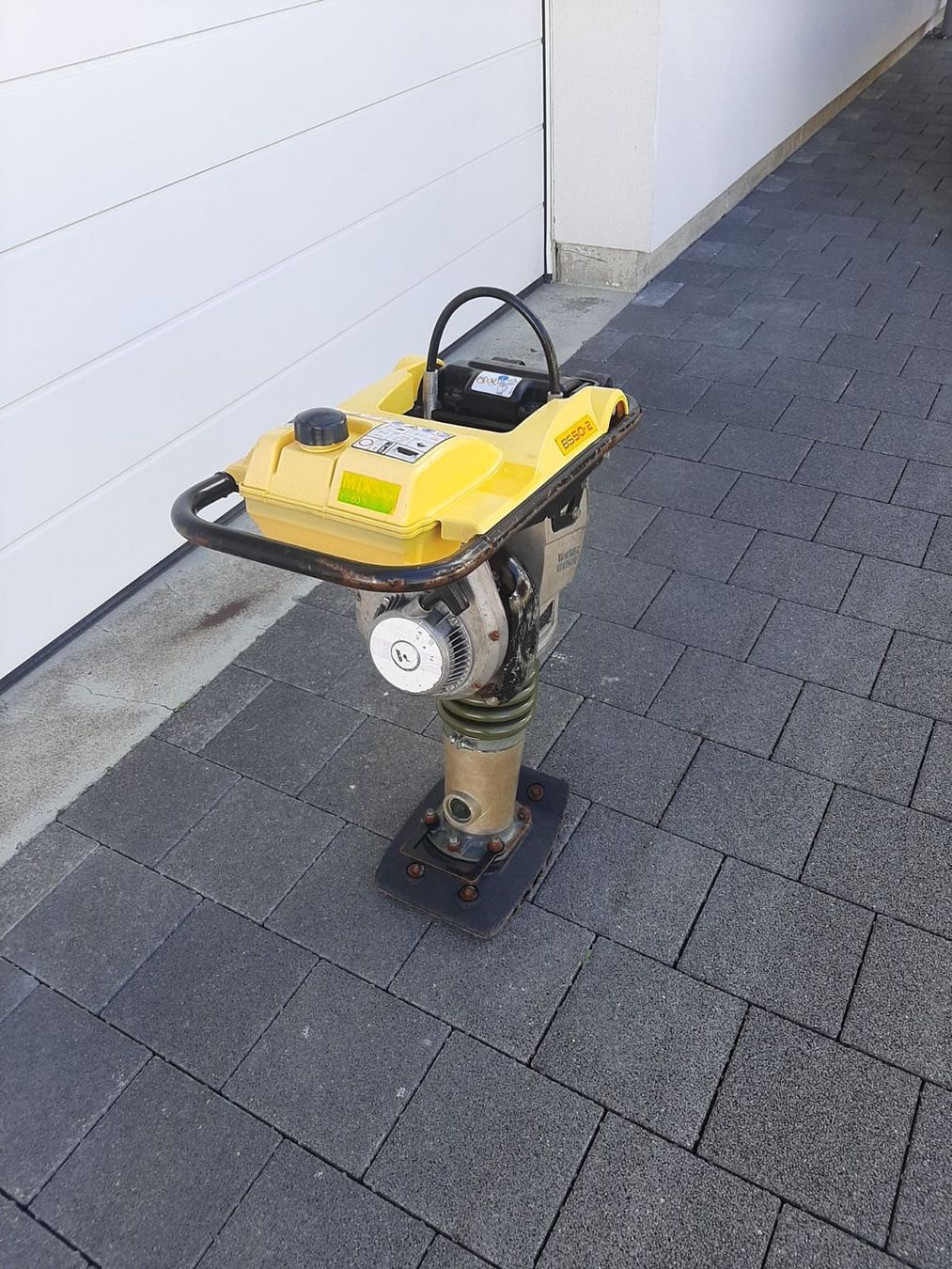 Wacker Neuson Tutte le macchine: Grabenstampfer Rammer Wacker Neuson – Usato da Rain venduto da Kleinmoto