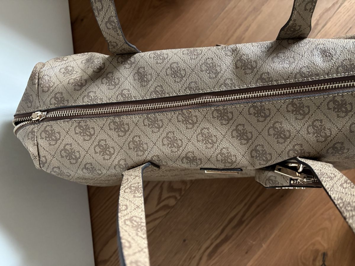 Guess Taschen für Damen: Guess Shopper / Reisetasche – Neu und originalverpackt aus Reichenburg von Katharinach 3