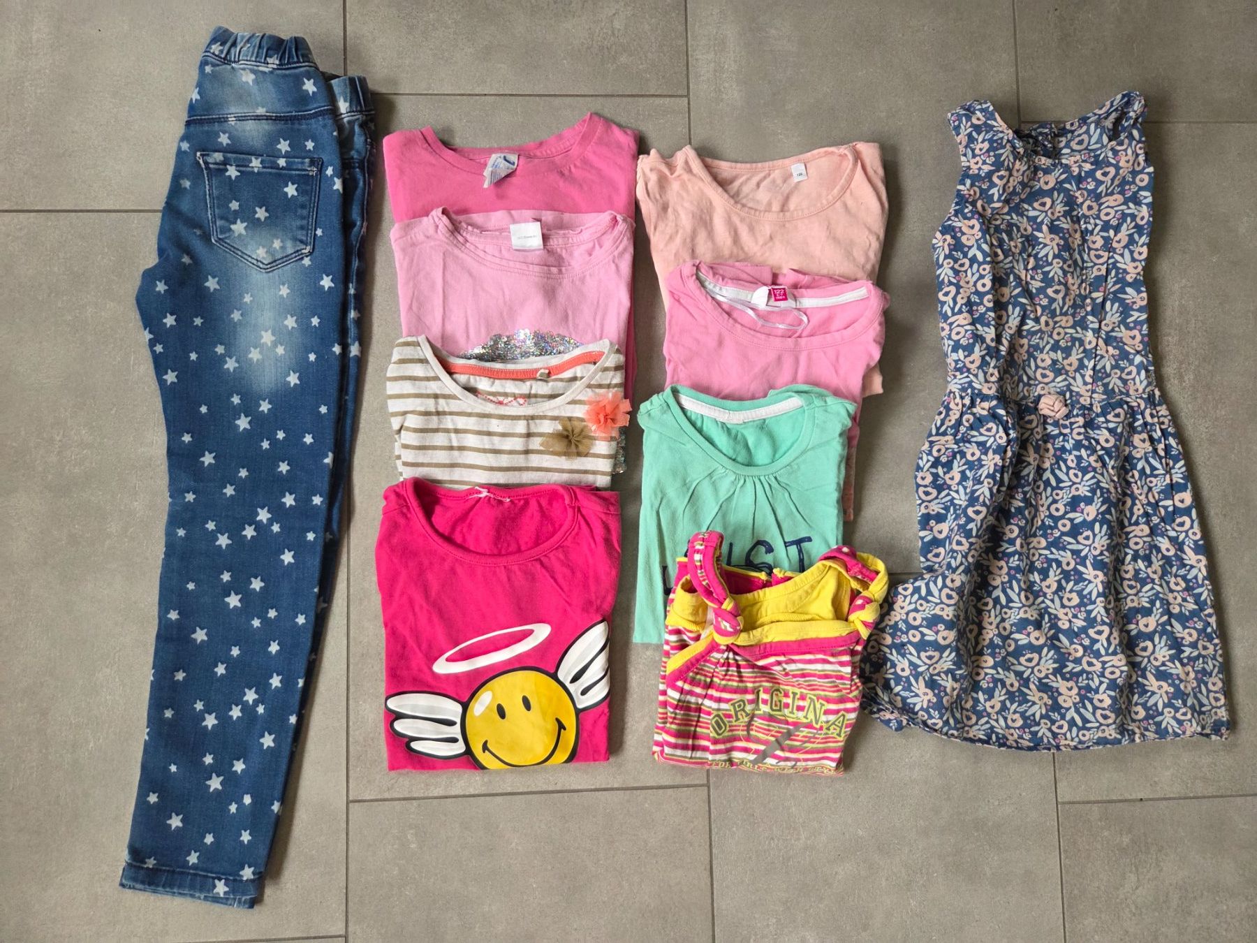 Lotti & Set di vestiti: 10 - teiliges Kleiderpaket Grösse 122 – Usato da Wiesendangen venduto da troawus