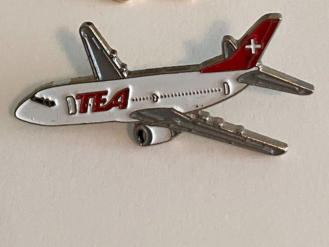 Placchette & Badge: 1 Pin TEA Fluggesellschaft – Usato da Basel venduto da djwwpp
