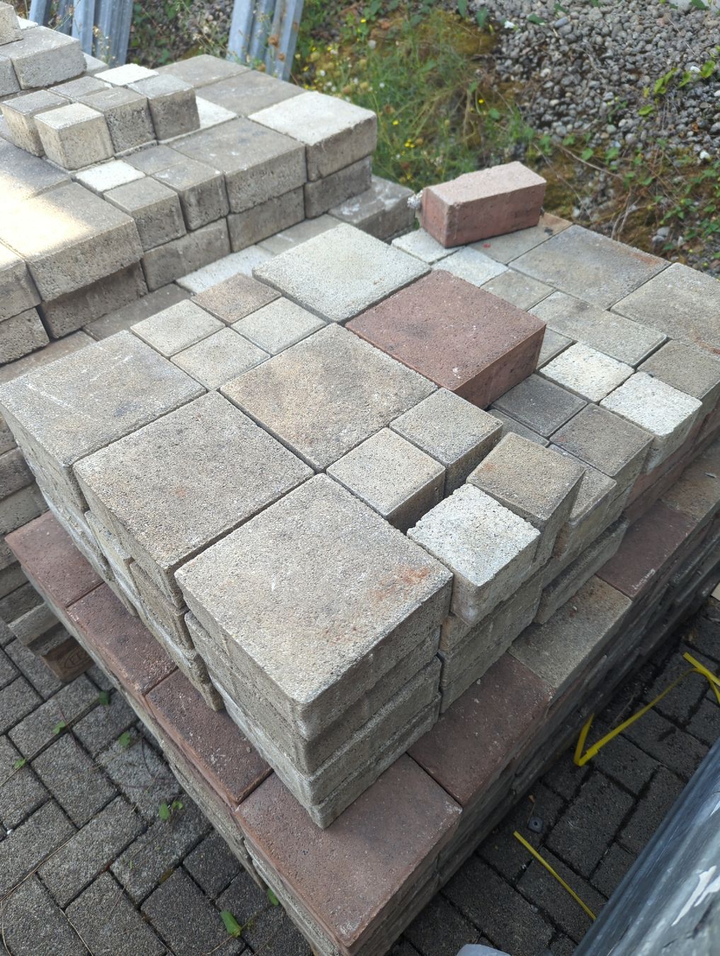 Pierres & tuiles: Pflastersteine Beton ca 36m2 – D'occasion à Bubendorf par lyn_mcz2 1