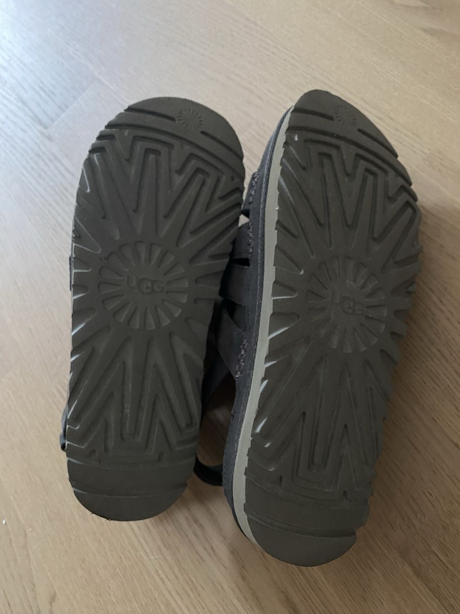 Ugg Scarpe da donna: Dunkelbraune Plateau UGG Sandalen – Usato da Wetzikon ZH venduto da rit_ramtr 3