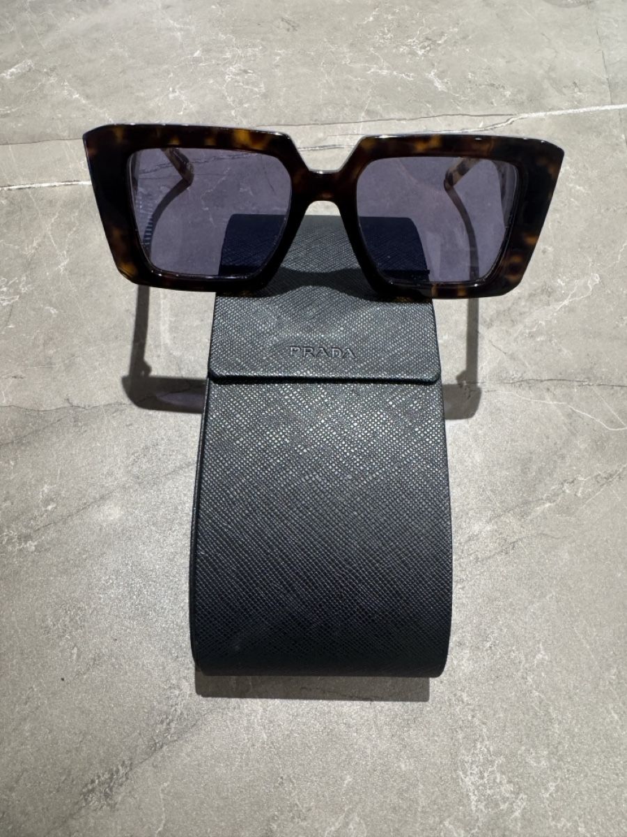 Prada Lunettes & Verres: Prada Sonnenbrille Bicolor Damen – D'occasion à Schindellegi par leo_7s6q