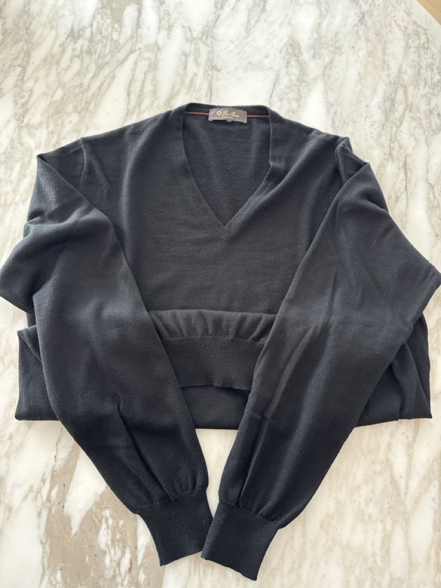 Loro Piana Maglioni & Felpe: Loro Piana Black V neck 54 – Nuovo (secondo la descrizione) da Bissone venduto da luxuryitems 1