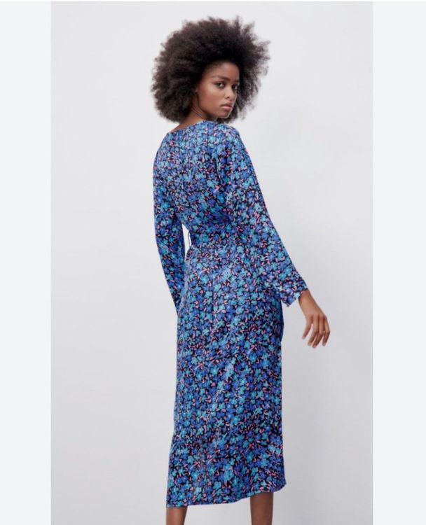 Kleid Mit Blumenmuster Zara