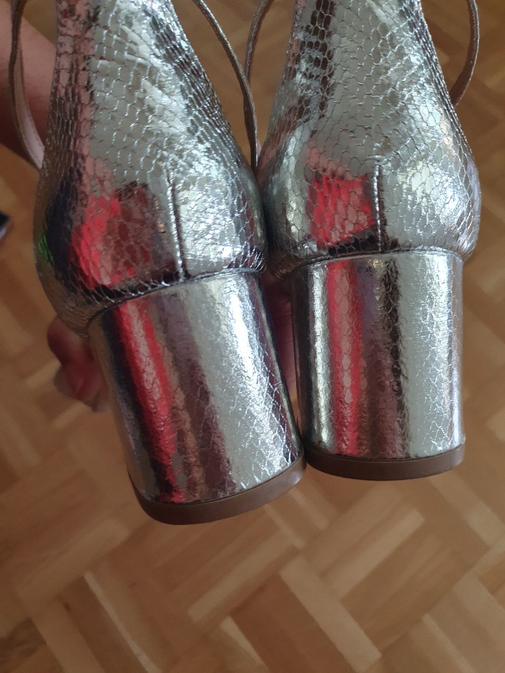 Damenschuhe: Damenschuhe Silber Grösse 40 Lederimitat  – Gebraucht aus St.Gallen von Avena135 5