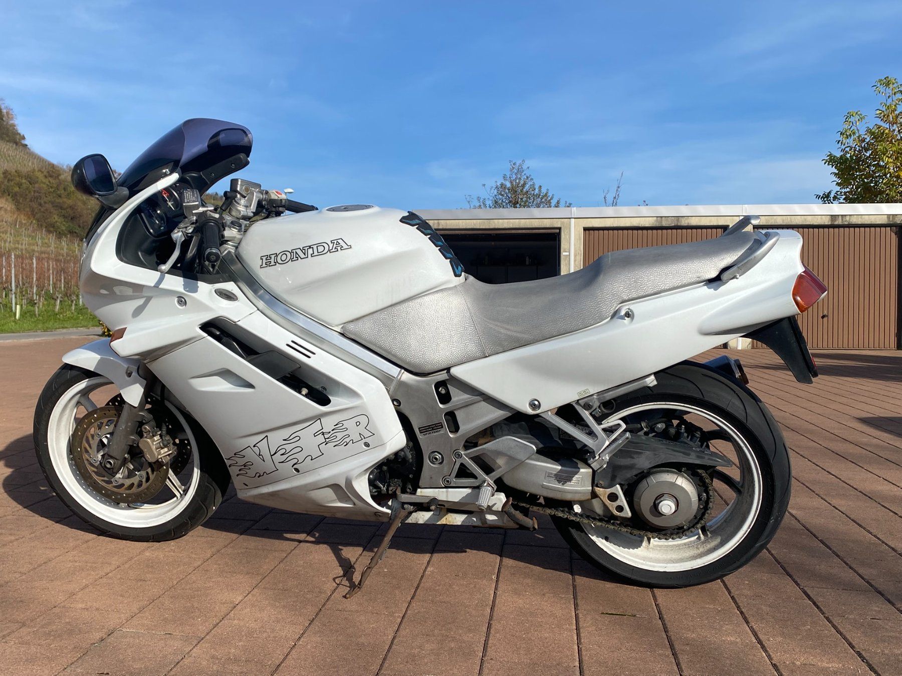 Honda Strasse: Honda VFR 750 – Gebraucht aus Praz (Vully) von jod_h9jp 1