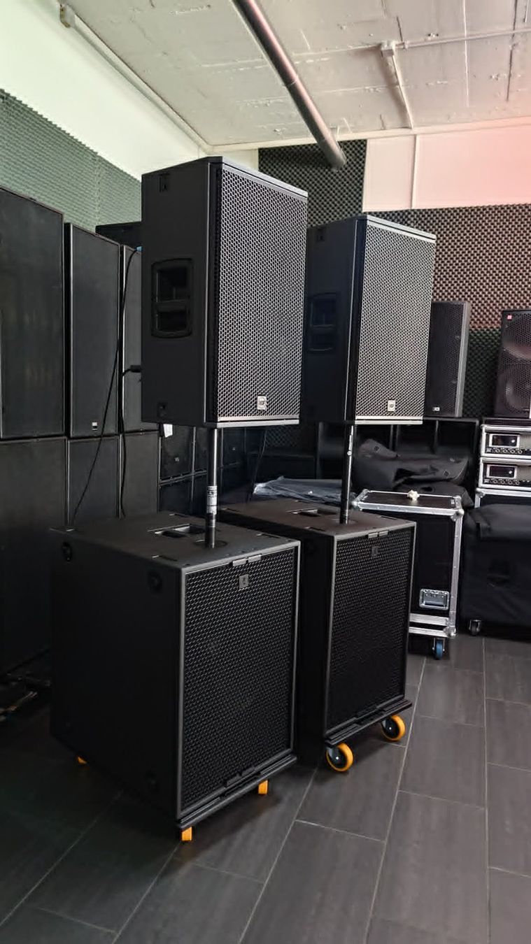 RCF Casse acustiche: RCF High-End Beschallungsanlage – Usato da Schlieren venduto da Basscenter 1