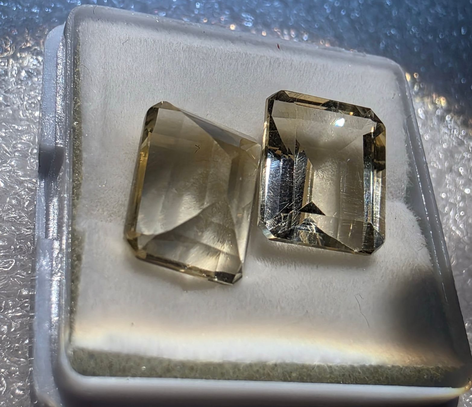 Pietre preziose: 8,7 ct Paire Citrines naturelles – Usato da Carouge GE venduto da Crystal_Energy