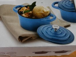 Kuhn Rikon 8 Mini Cocottes, neu Verpackt Gusseisen oven