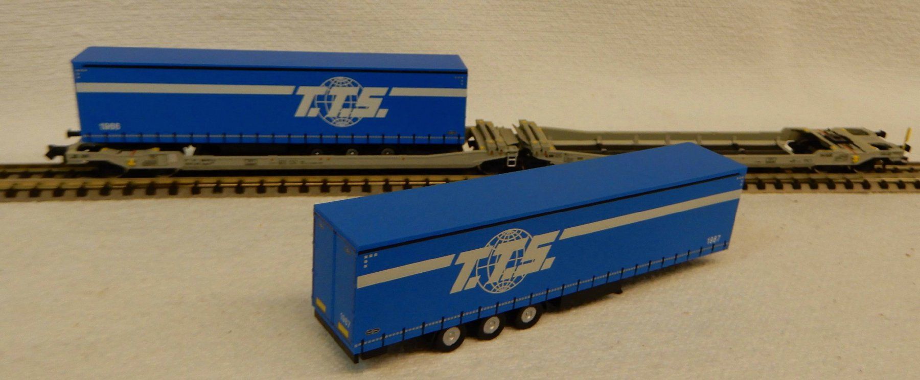 Modellini di ferrovie: Tragwagen mit zwei Hänger – Nuovo e nell'imballaggio originale da Rupperswil venduto da Ropi03 1