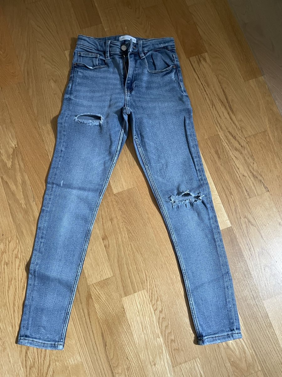 Zara Pantaloni: Jeans – Usato da Balgach venduto da sei_s6d7