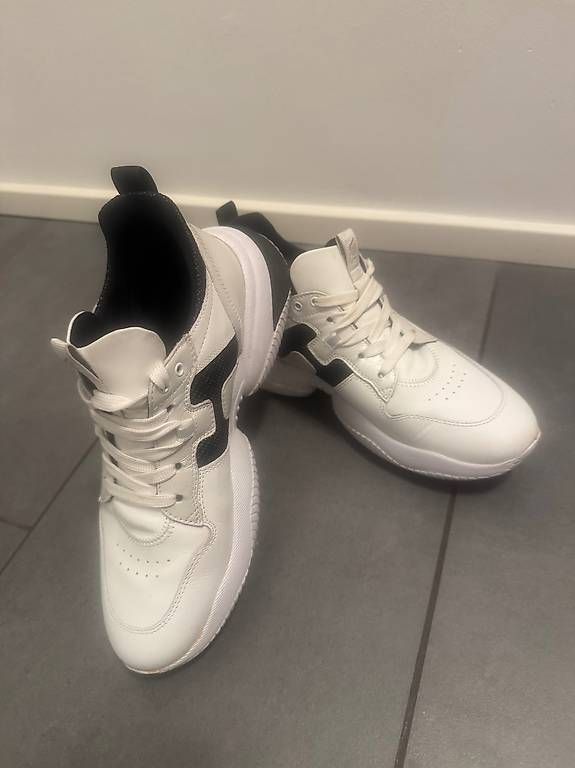 Chaussures femmes: Sneakers HOGAN – D'occasion à Massagno par whi_d5bd 1