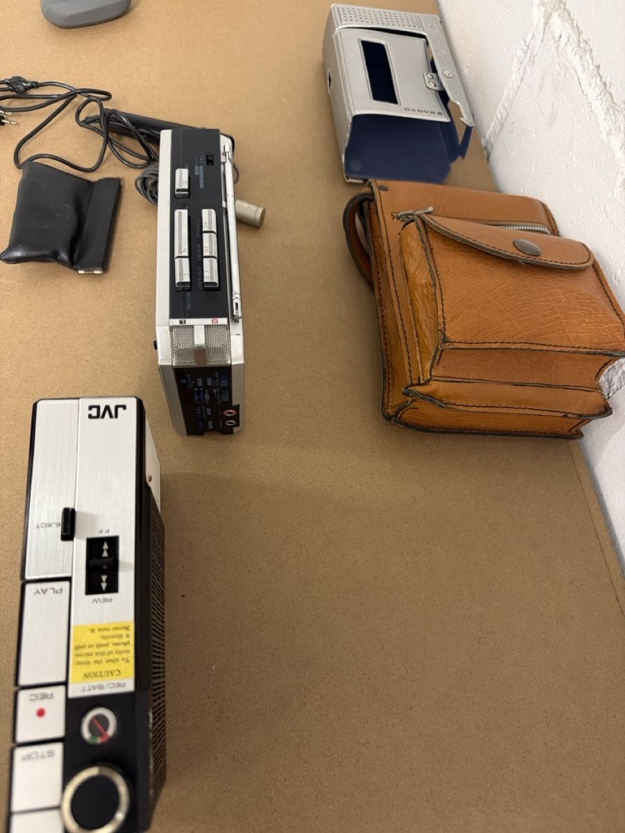 JVC Enregistreurs: Registratore JVC Mini Cassetta CQ-P100 con microfono e borsa – D'occasion à basel par Swiss._.1978 4