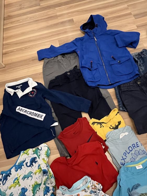 Ensembles coordonnés: Sommerkleiderpaket Jungs 122,24 Teile – D'occasion à Pfungen par nad_vt7k 2