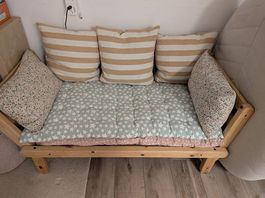 Bettsofa aus massivem Buchenholz 