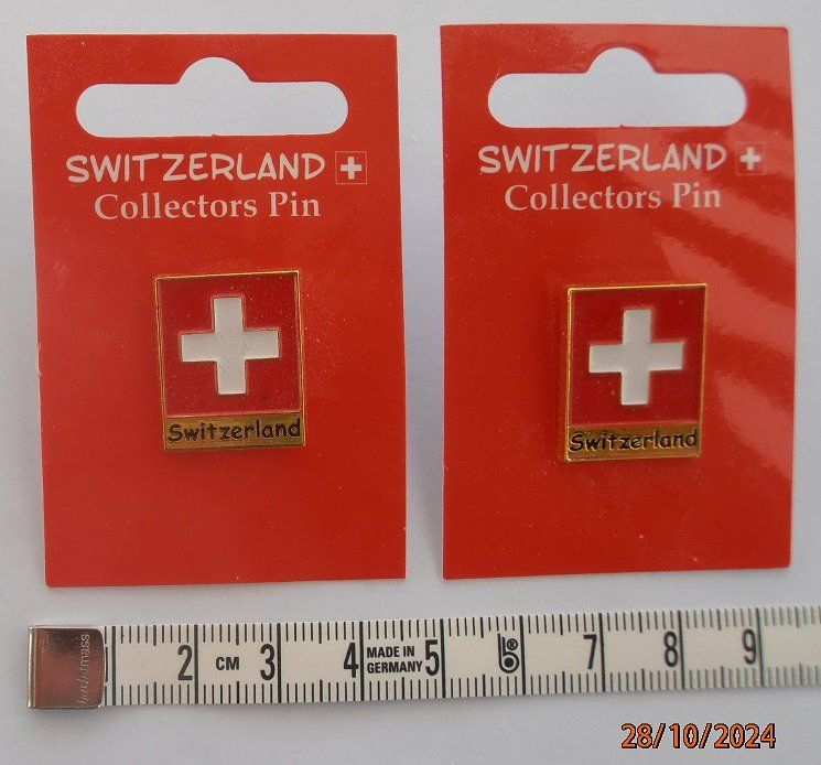 Swiss Plaketten & Abzeichen: 2 neue "PIN MIT SCHWEIZERKREUZ" – Neu und originalverpackt aus Gossau SG von Roco1