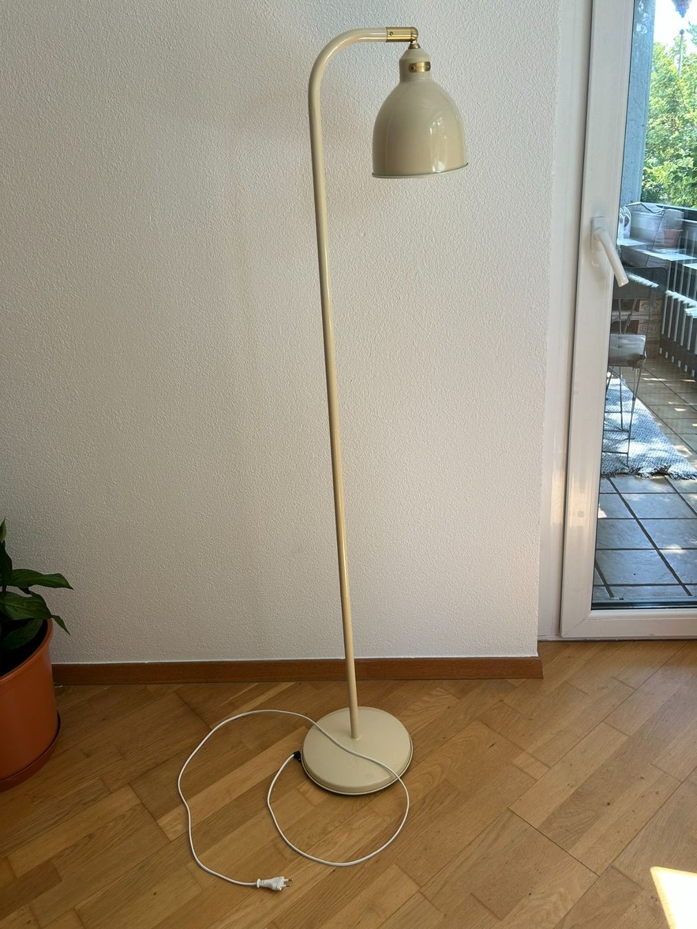 Ikea Lampade: Stehlampe Lampe beige – Usato da Zürich venduto da jil_j5z9