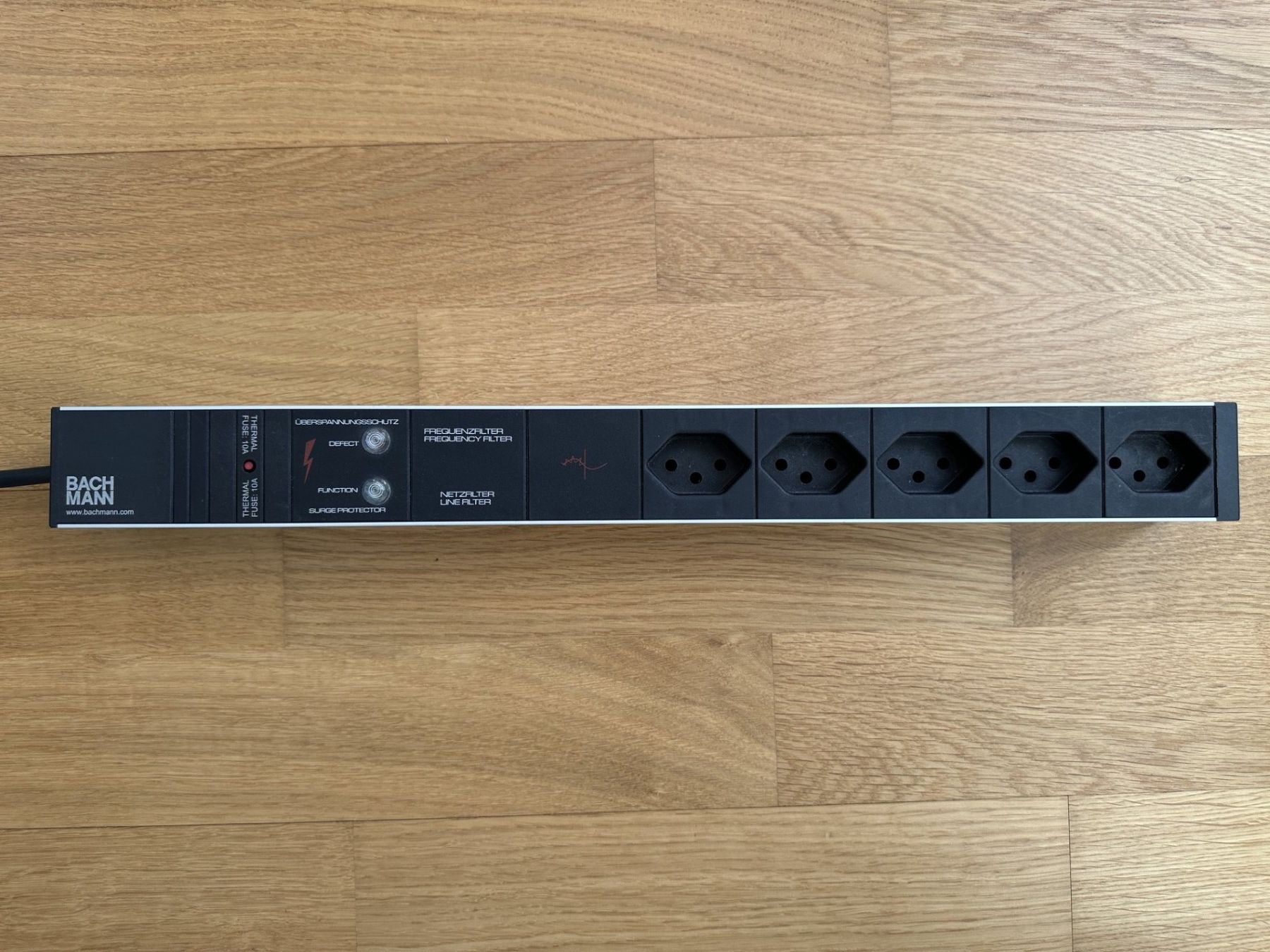 Alimentation électrique: Bachmann IT PDU Basic 1HE  5x, Typ 13, 2 m – D'occasion à Bern par BinhV77 2