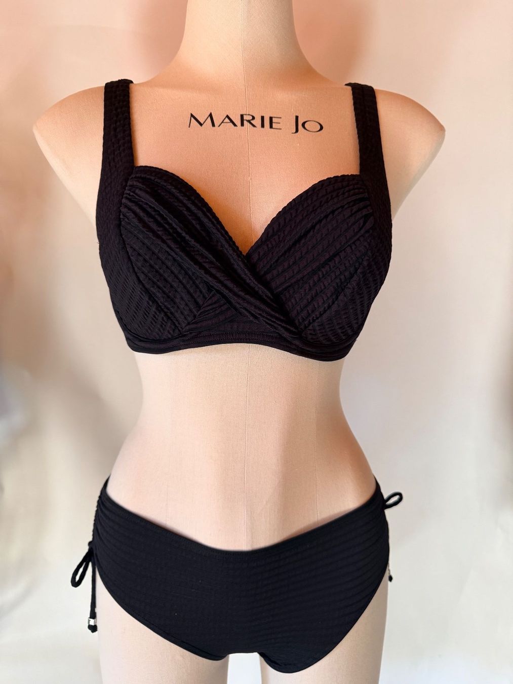 Triumph Costumi da bagno & Bikini: TRIUMPH, Bikini VENUS ELEGANCE, Grösse 38D/38, Farbe Schwarz – Nuovo e nell'imballaggio originale da Rudolfstetten venduto da gst_g7xl