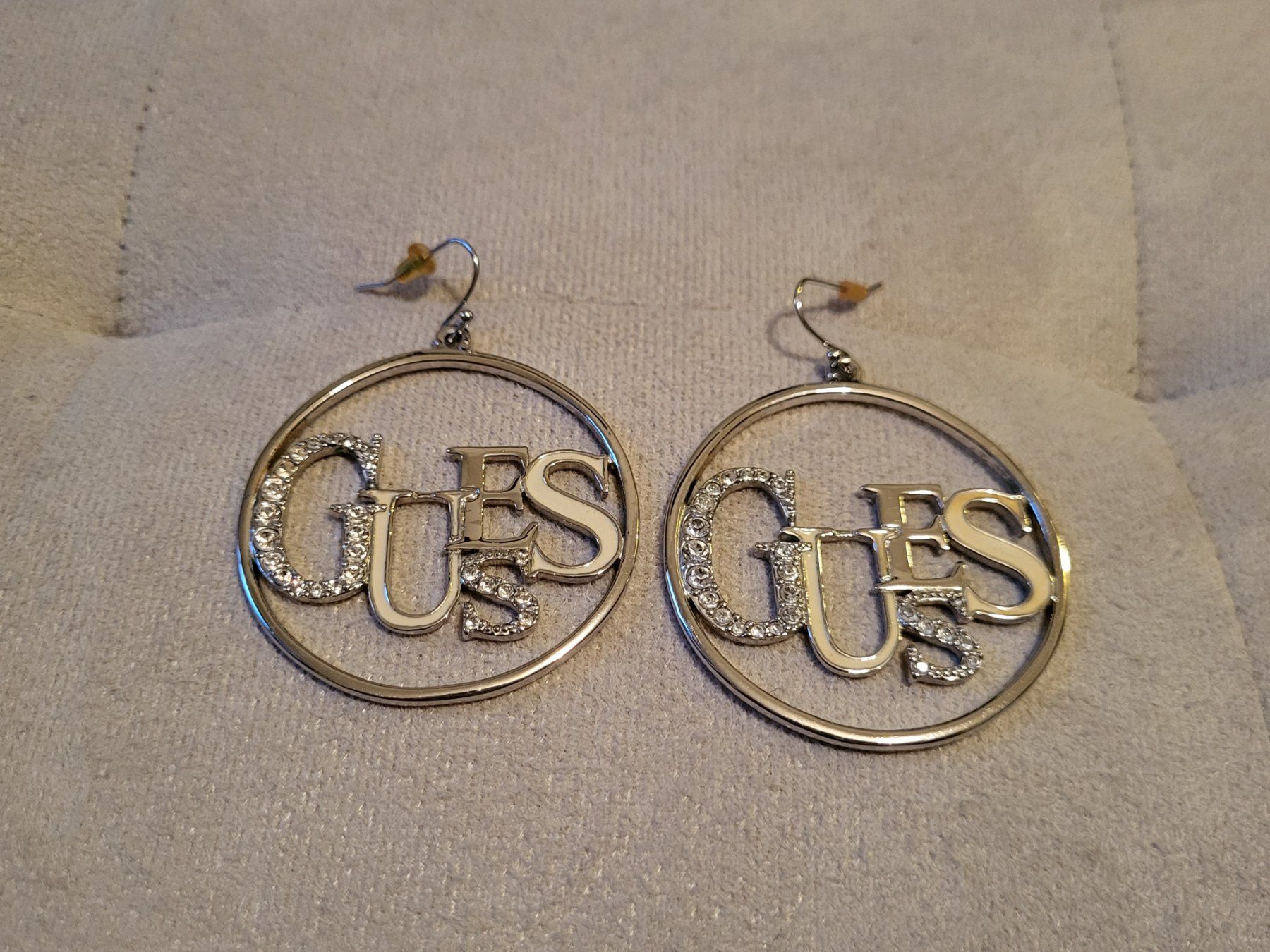 Guess Orecchini pendenti & Orecchini a lobo: Guess Ohrringe wie neu – Usato da Bern venduto da moi_rgz8