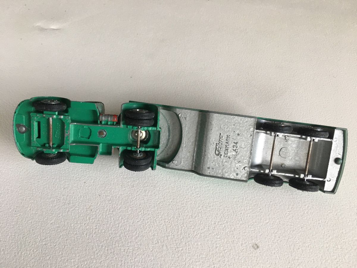 Volvo Modellini d'auto: Tekno Volvo BP Tanker – Usato da Grellingen venduto da Toyhamster 4