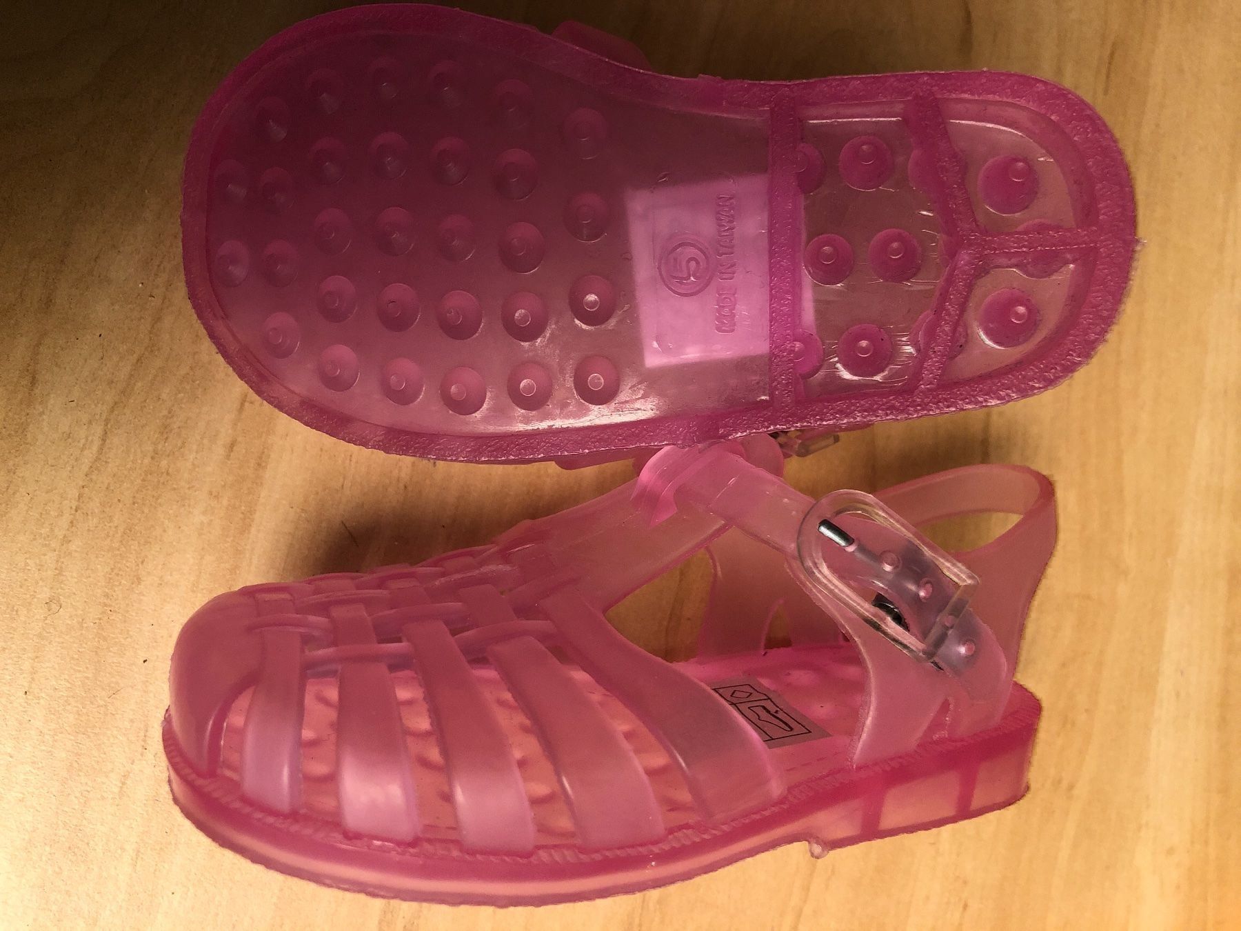 Scarpe per ragazzi: Neue rosa Badesandalen  gr.22 – Nuovo (secondo la descrizione) da Obergerlafingen venduto da cabo4 2