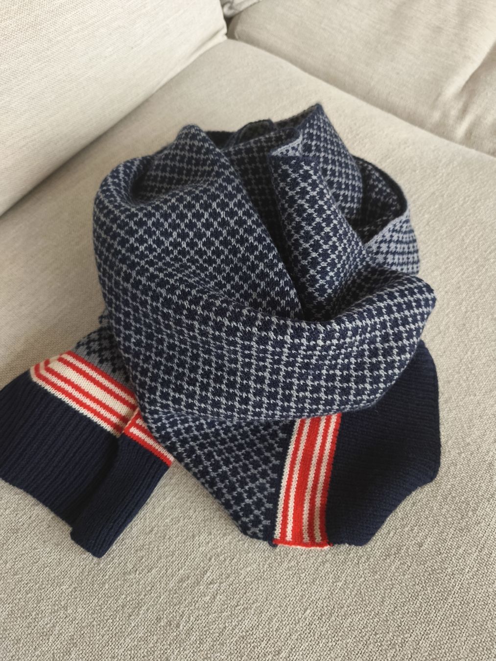 Foulard & Sciarpe: Aigle Schal Wolle gross – Nuovo (secondo la descrizione) da Winterthur venduto da kat_9fqy