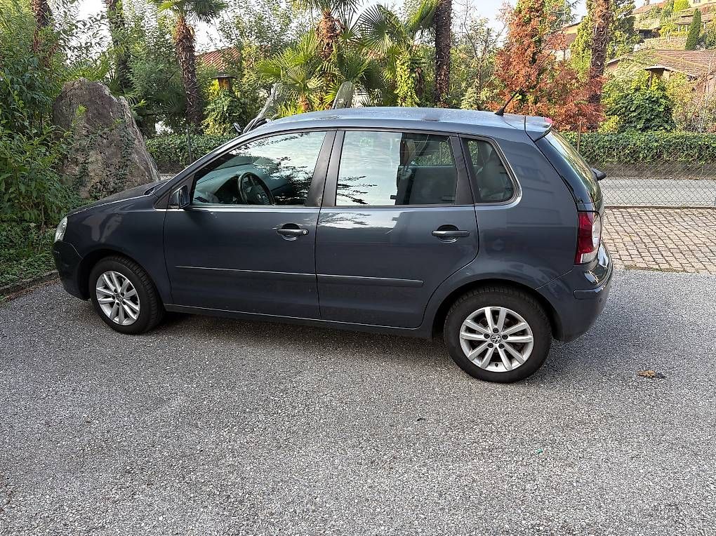Autos: Vw polo automatica  – Gebraucht aus Comano von ian_l959