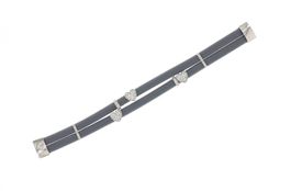 Schickes Damen Magnet Armband aus Kautschuk mit Herzen