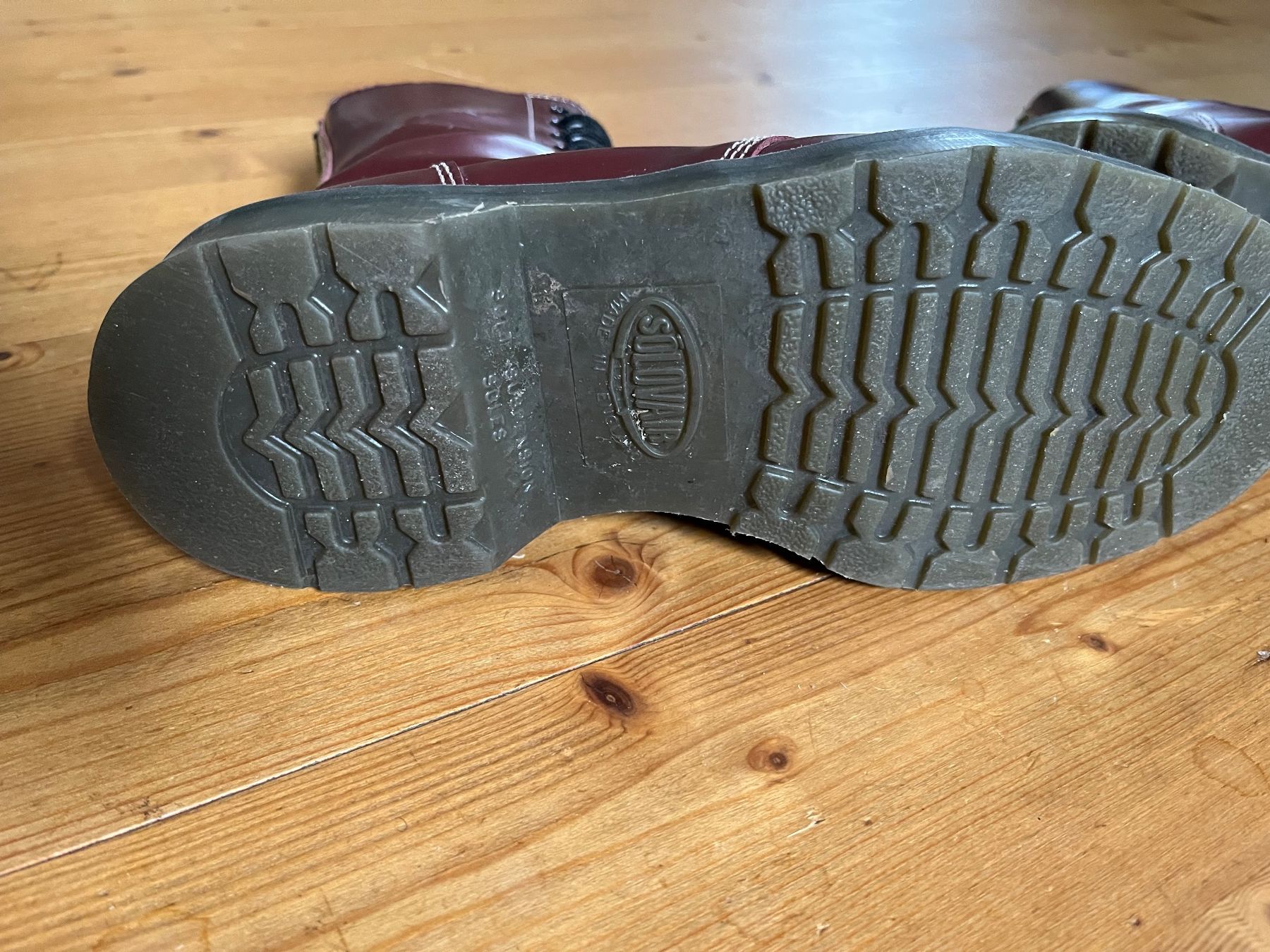 Dr. Martens Scarpe da uomo: SOLOVAIR Boot Bordeauxrot Gr 38.5 – Usato da Zürich venduto da Joining_pisces 4
