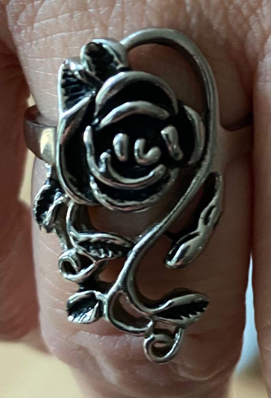 Ringe: Edelstahl Ring mit Rosen Design, Grösse 62 – Gebraucht aus Hochfelden von powerplay61 3
