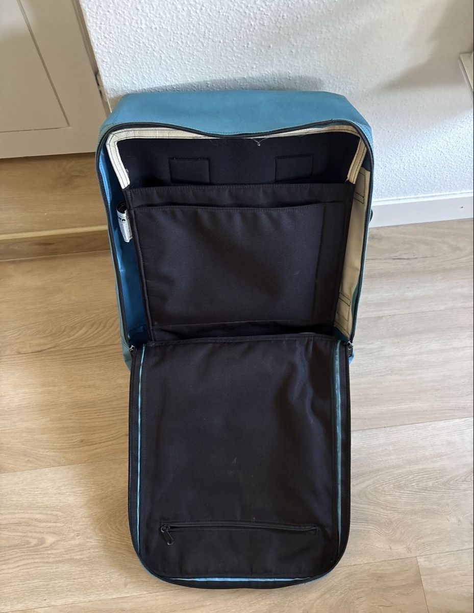 Freitag Zaini: Freitag Rucksack blau rot weiss gebraucht – Usato da Kaiseraugst venduto da Sinanaomi 2
