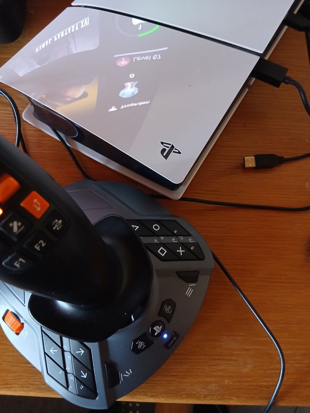 Thrustmaster Manettes: Thrustmaster Simtask Farmstick Joysticks für Playstation 4/5 – Neuf (Voir description) à Herznach par rob_8gbf 4