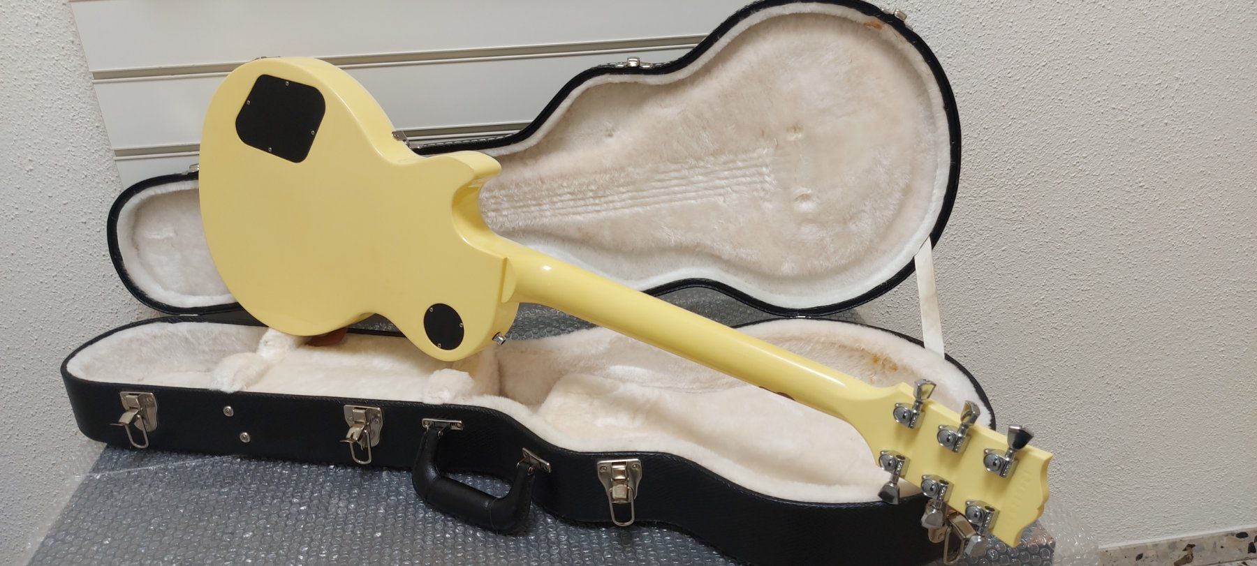 Gibson Strumenti musicali: Gibson Les Paul Classic Custom 2011, inkl.koffer – Usato da Glattbrugg venduto da Swissmusik 4