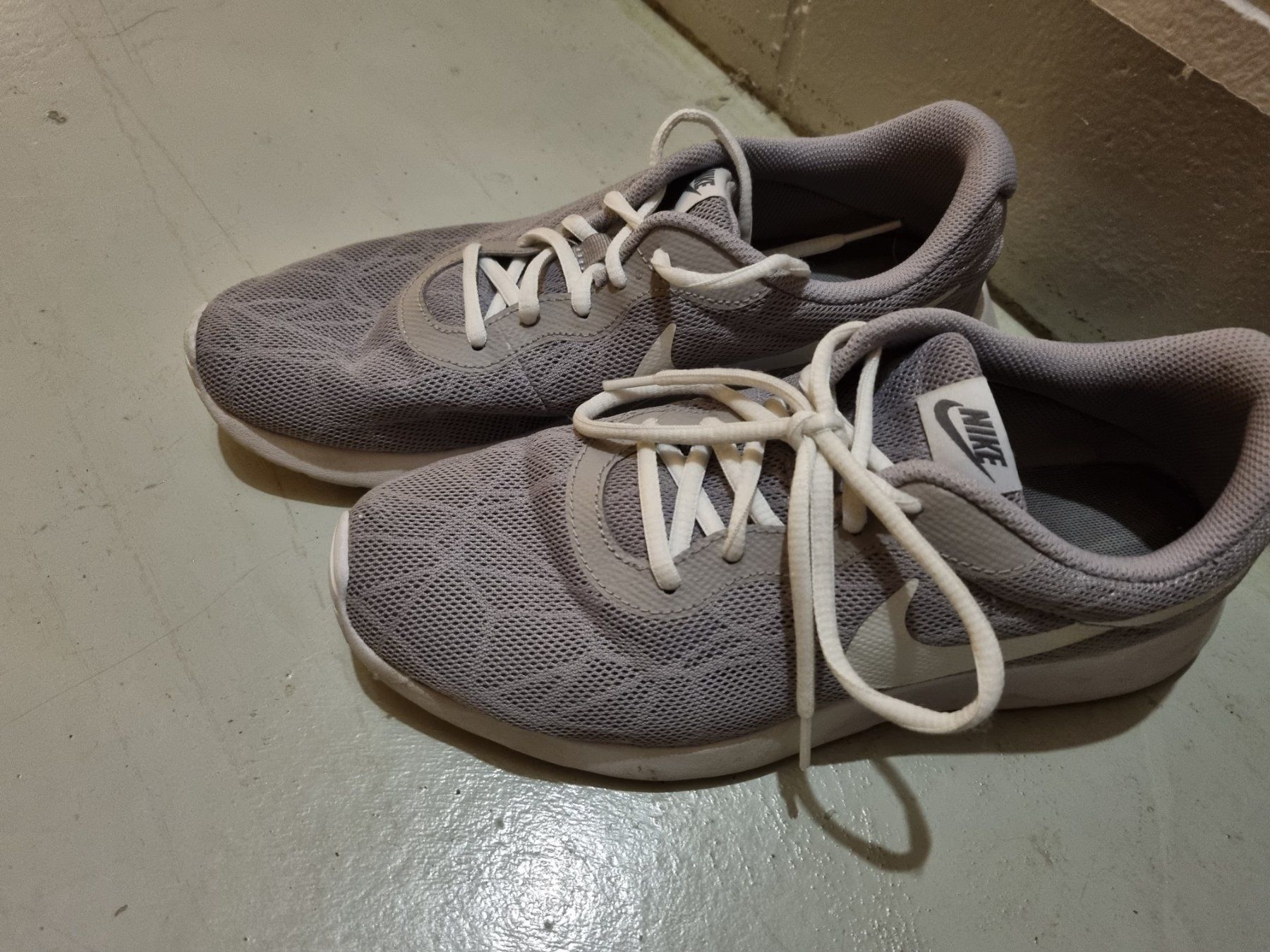 Nike Damenschuhe: Sportschuhe Gr.41 – Gebraucht aus Thun von Vesna27 1