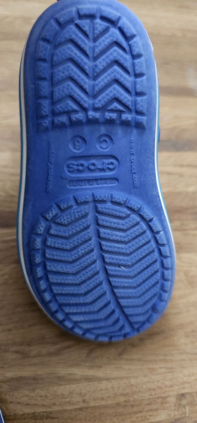 Crocs Schuhe für Jungen: Crocs Sandalen, Grösse C6 (EU22) – Gebraucht aus Zürich von pri_9hkk 2