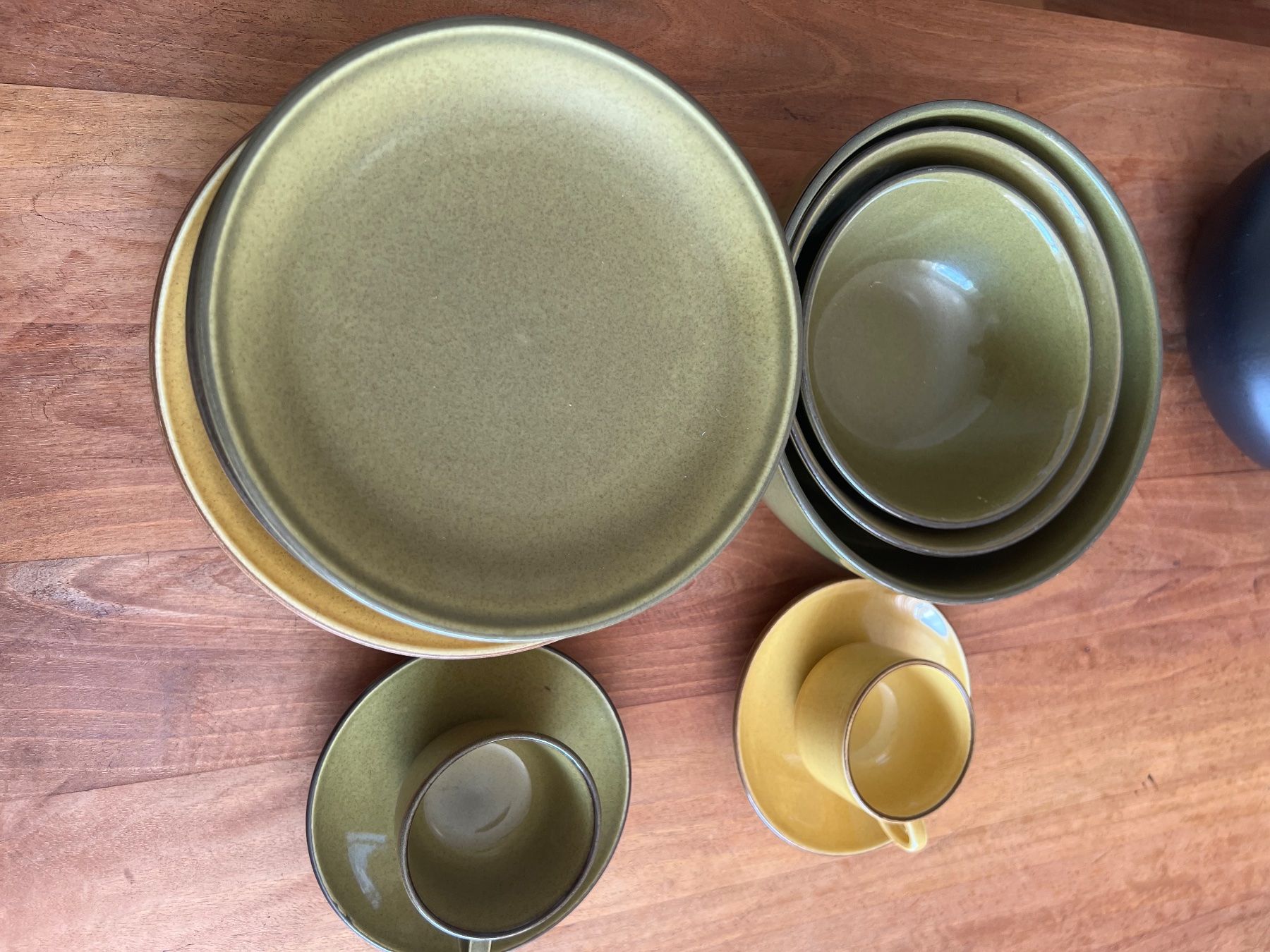 Rössler Set di piatti: Rössler Geschirrset 22 Teile Senf /Olive – Usato da Jona venduto da Sariksa 3